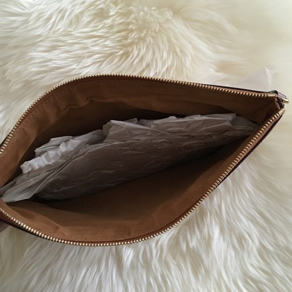 💥🎉👏SOLD ON TRADESY👏🎉💥MCM leather pouch - Picture 3 of 4