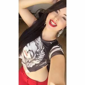 Meet your Posher, Debora