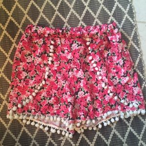 Ball fringe floral shorts