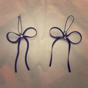 Betsey Johnson black bow earrings