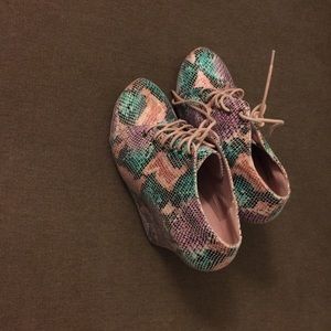 Hidden wedge snake print boots