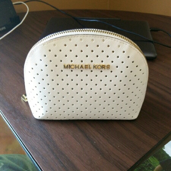 Michael Kors JetSetter MakeUp Bag