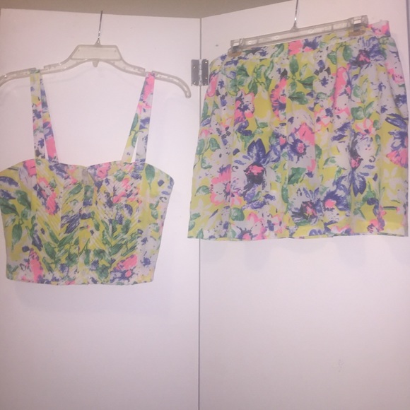 NWT Colorful Crop Top Skater Skirt Co-Ord Set