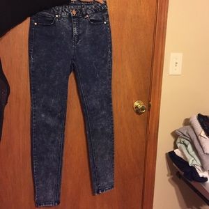 High Waisted Jeans