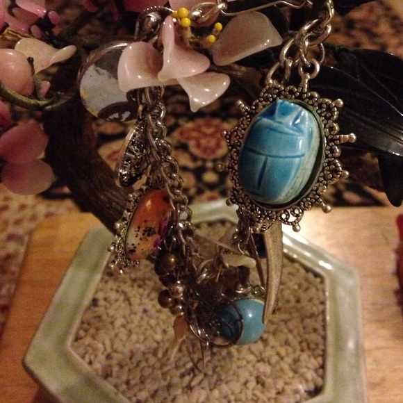 Vintage multi kind of charms bracelet