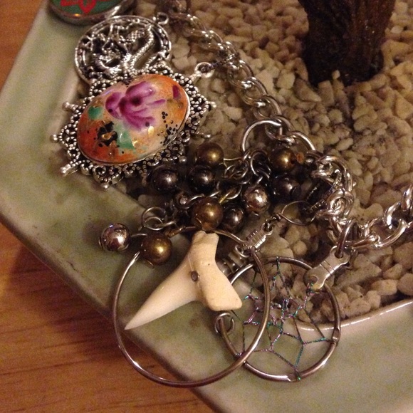 Vintage multi kind of charms bracelet