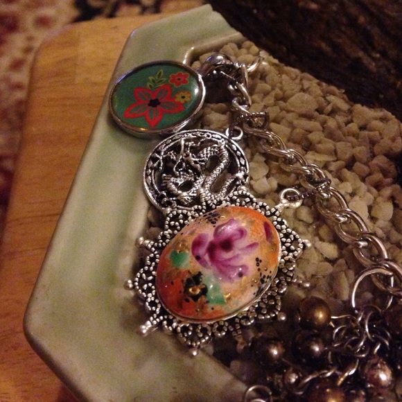 Vintage multi kind of charms bracelet