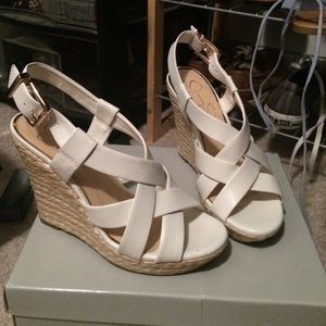 Jessica Simpson wedges