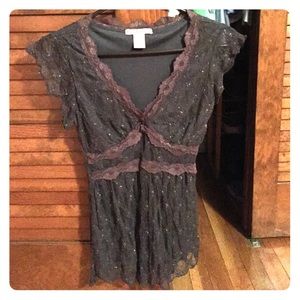 Sparkly gray v-neck short sleeved top