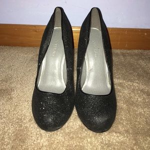 Size 6.5 X-Appeal Black Glitter Heels
