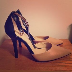 BCBG pointed toe pumps
