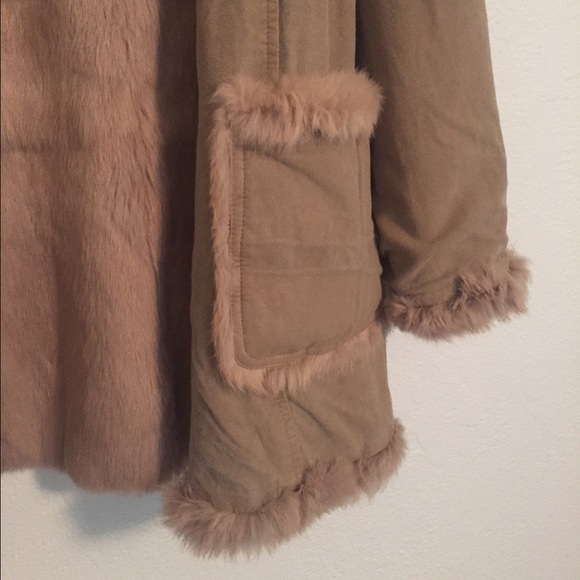Reversible Fur Coat w/ Pockets - Picture 2 of 4