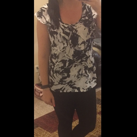 Black and white patterned top size medium
