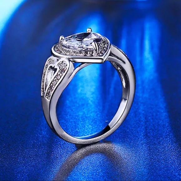 Sale❗️❗️✂️ Heart Cut S925 stamped  engagement ring - Picture 3 of 4
