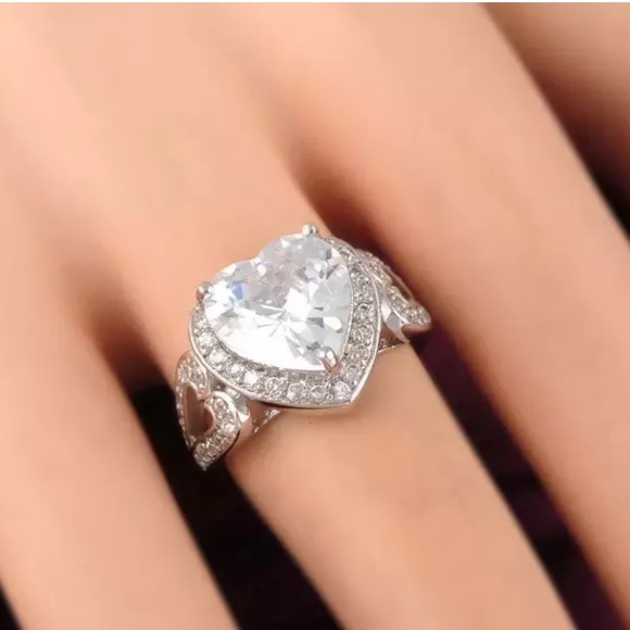Sale❗️❗️✂️ Heart Cut S925 stamped  engagement ring - Picture 4 of 4