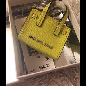 Michael Kors Selma Key Charm