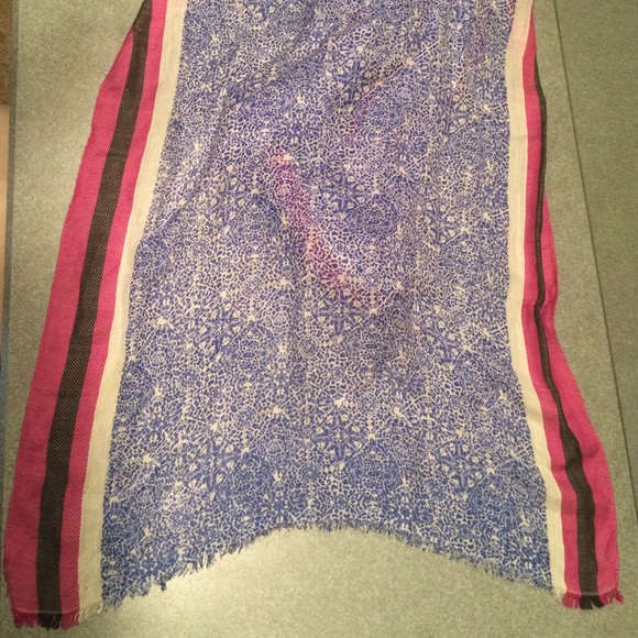 Gap scarf! Make offer! - Picture 2 of 2