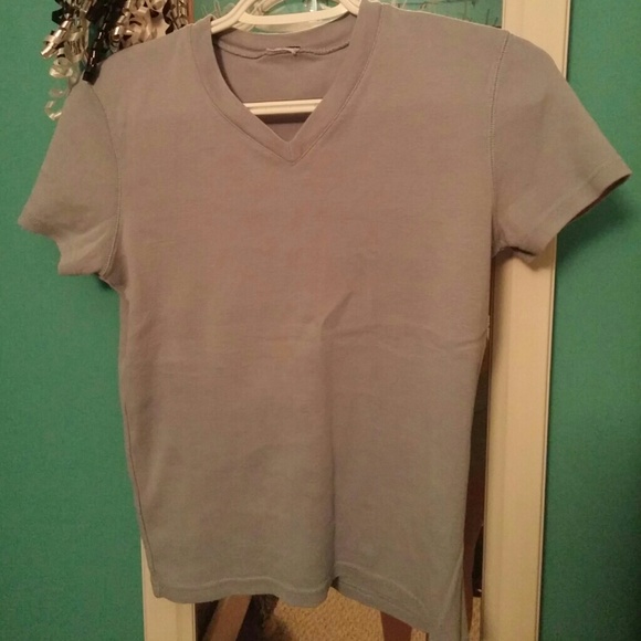 Blue short sleeve v-neck t-shirt