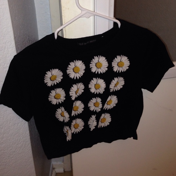 Urban outfitters daisy crop top