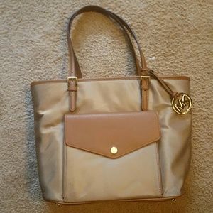 ☇☇ **FLASH SALE** Michael Kors Jet Set Nylon Bag