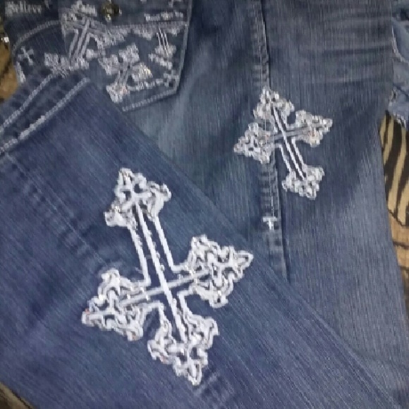 Cowgirl Tuff Jeans Price is firm!
