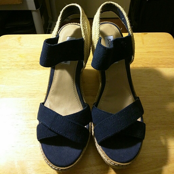BRAND NEW Steve Madden wedges