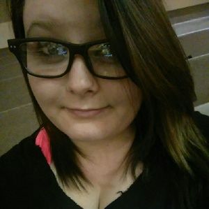 Meet your Posher, Kayla