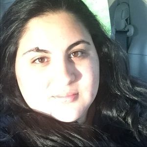 Meet your Posher, Loida