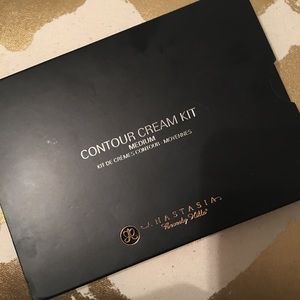 ✨ NEW! ✨Anastasia Beverly Hills Contour Cream Kit