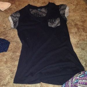 Short sleeve black & white top