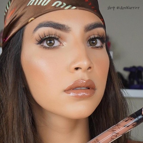 ๐NIB Kylie 'like' warm mocha lip gloss - Picture 3 of 4