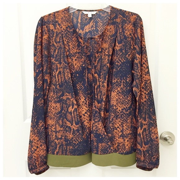 CAbi Border Wrap Style 101 - Picture 2 of 4