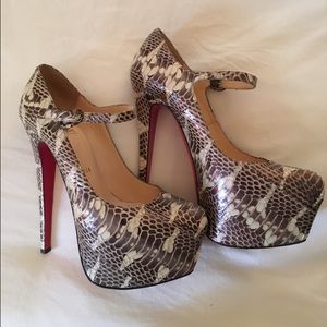 Daffodil water snake shoes