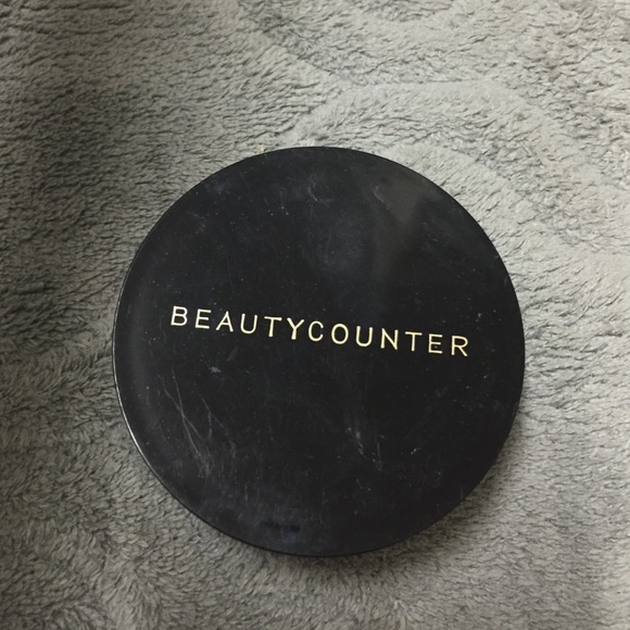 BeautyCounter mattify skin finishing powder