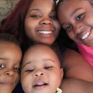 Meet your Posher, Lenora