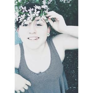 Meet your Posher, Simone