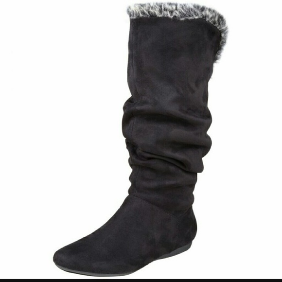 Reversible fur boots
