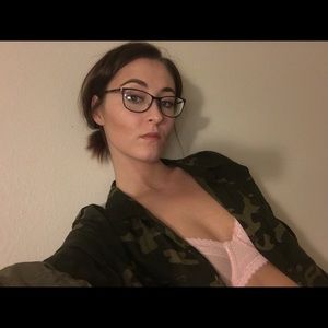 Meet your Posher, Brittney