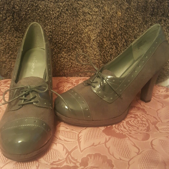 Grey Closed Toe Heel