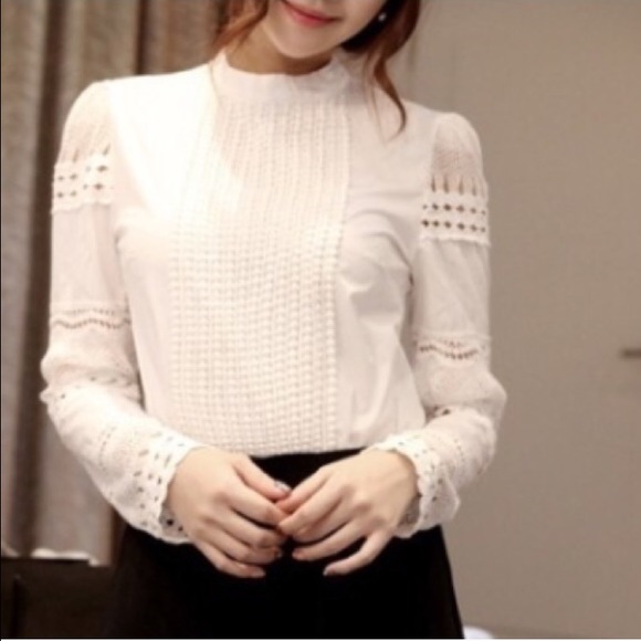 Pretty Hollow Lace Top - Picture 4 of 4