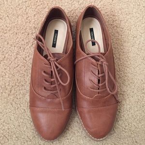Oxford style shoes