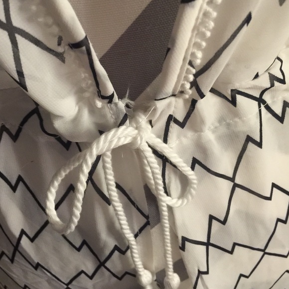 NWOT SWIM COVER UP - Picture 3 of 4