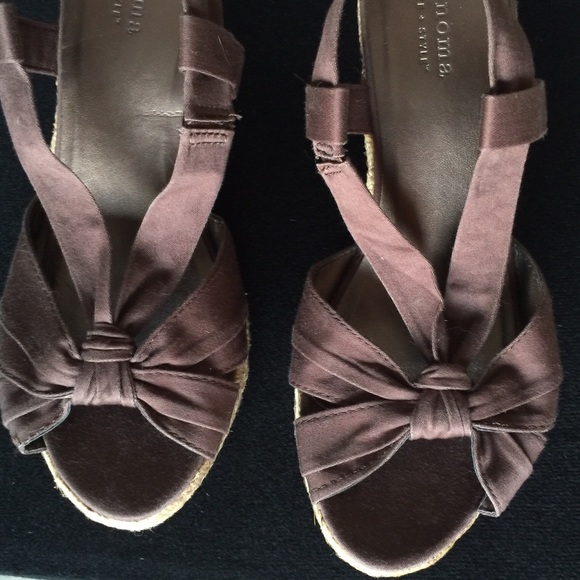 ✨ SALE ✨ Sonoma wedge sandals cute!