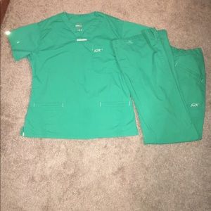 IguanaMed Scrubs
