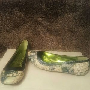 Newspaper Printed Flats