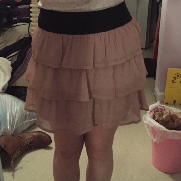 A flows skirt