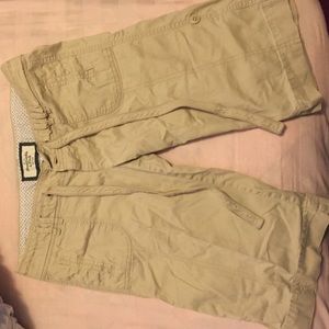 Abercrombie and Fitch cargo Capri shorts for girls