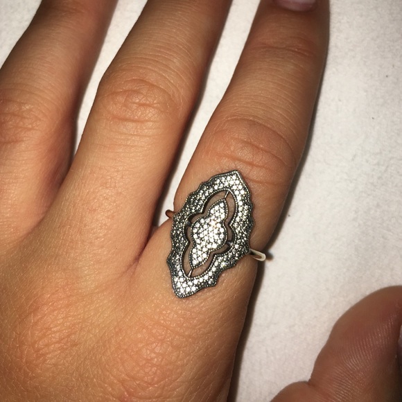 NWOT Pandora Lace Ring