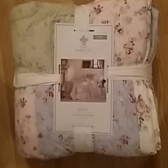 SIMPLY SHABBY CHIC Ditsy Patchwork Quilt New Twin
