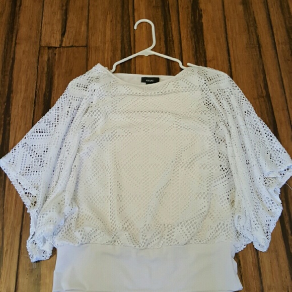 Super cute blouse - Picture 2 of 2